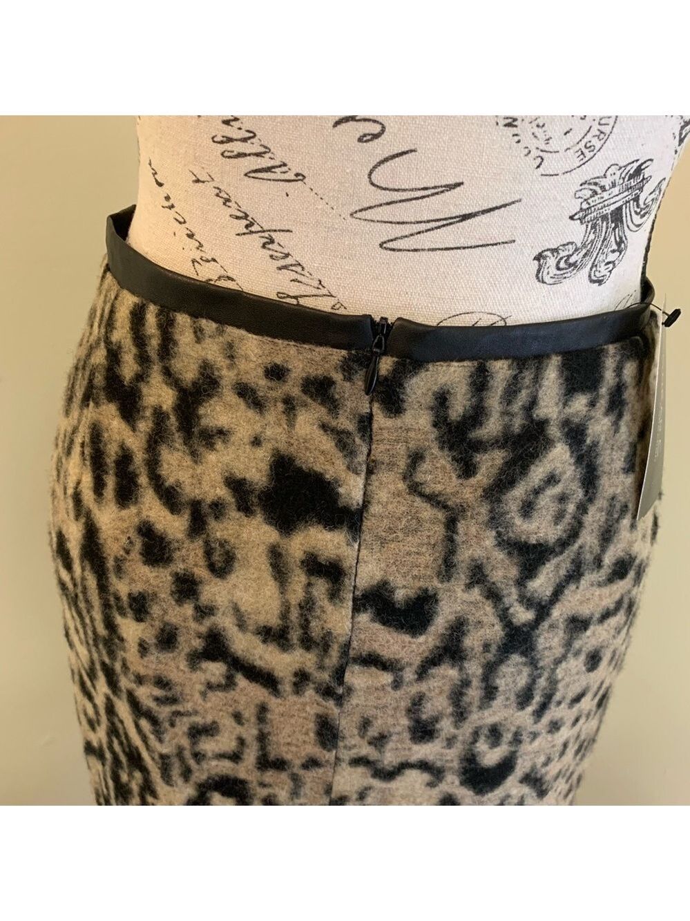 Conrad C Cheetah Print Skirt Size 10 - Picture 4 of 6
